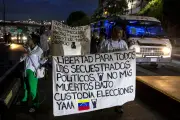 Régimen venezolano libera a 54 presos políticos militares