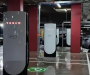 Tesla inaugura primera estación de supercargadores en Medellín