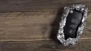 Truco con papel aluminio protege la llave del carro de robos electrónicos