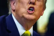 Trump abandona entrevista tras llamar 