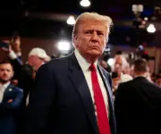 Trump amenaza con nuevos ataques a Irán y presiona tregua frágil